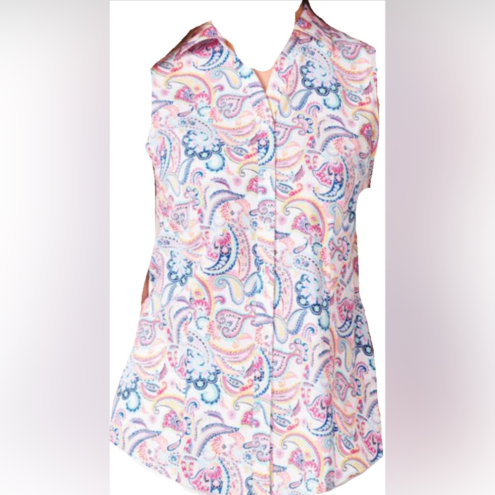 Women’s sleeveless button front blouse. Gently worn.